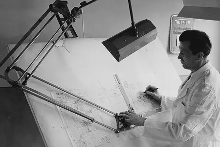 Karl Kaps professional drawing a diagram, with "Microscopes made in Germany".